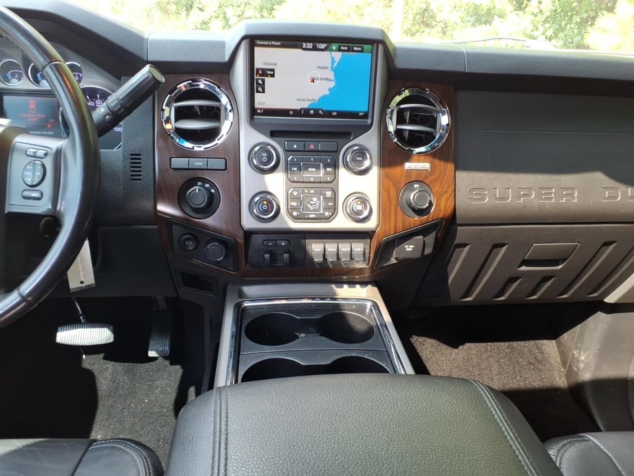 Ford Super Duty F-350 DRW 4WD Crew Cab 172" Platinum 2016