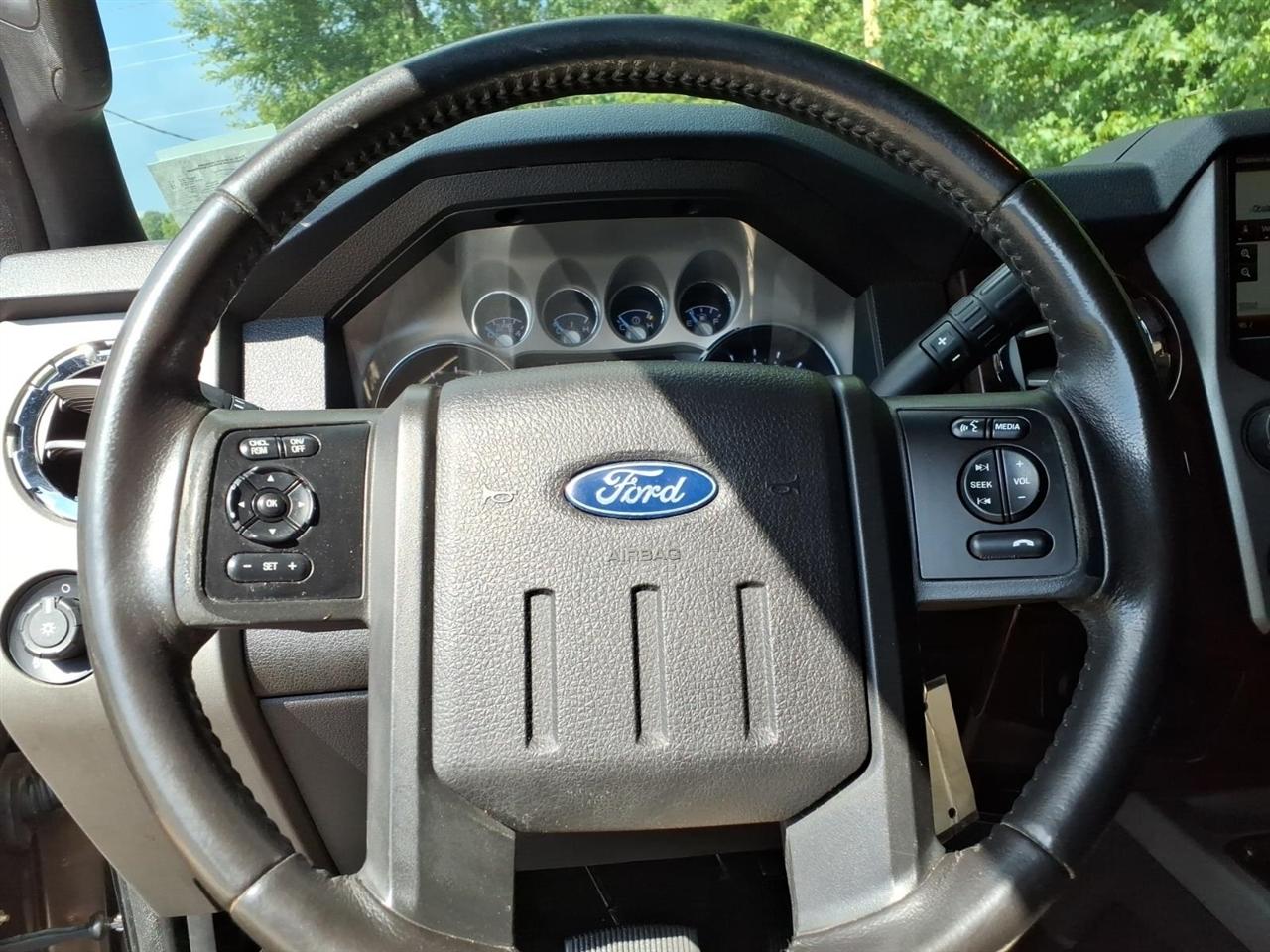 Ford Super Duty F-350 DRW 4WD Crew Cab 172" Platinum 2016