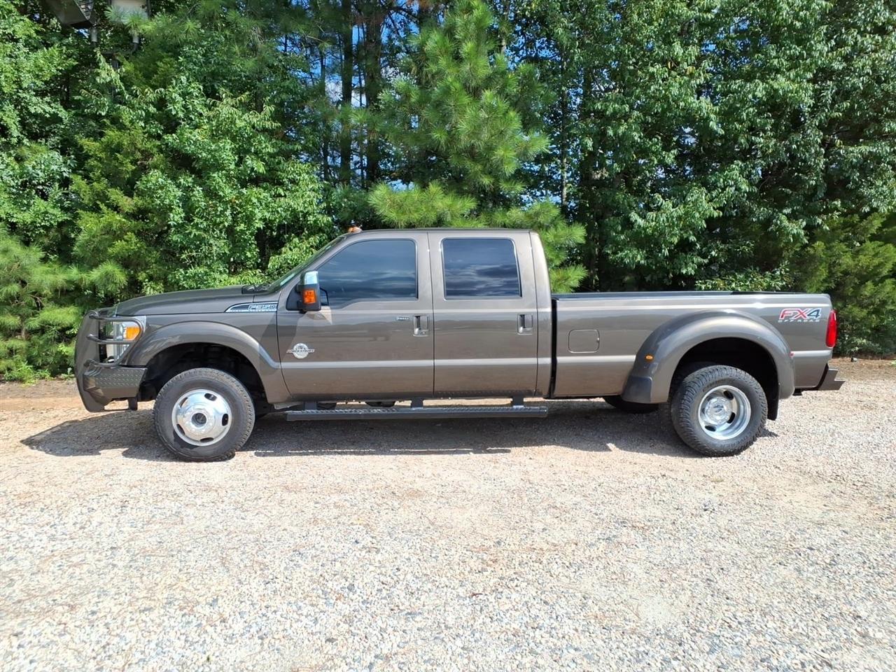 Ford Super Duty F-350 DRW 4WD Crew Cab 172" Lariat 2016