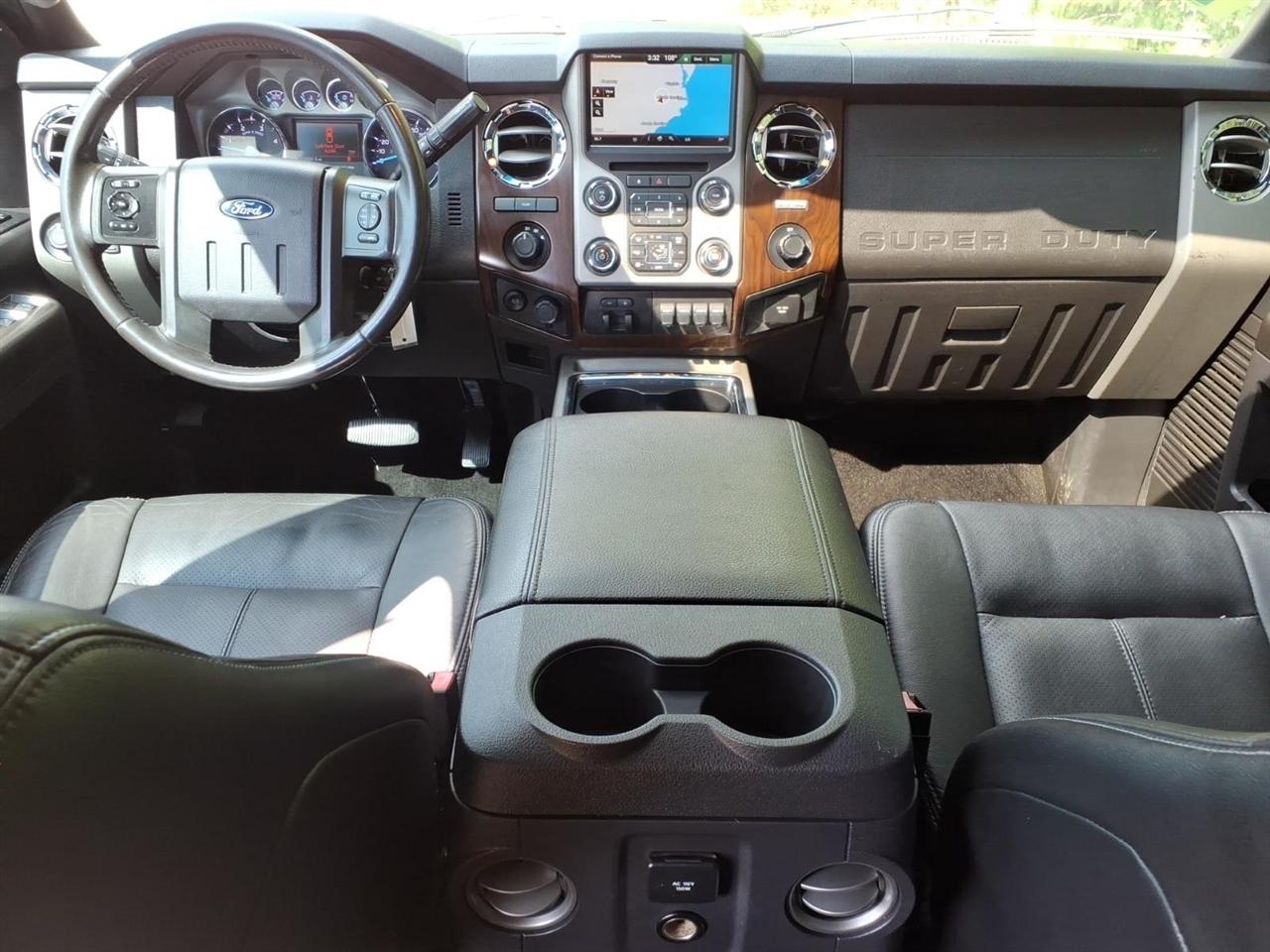 Ford Super Duty F-350 DRW 4WD Crew Cab 172" Lariat 2016