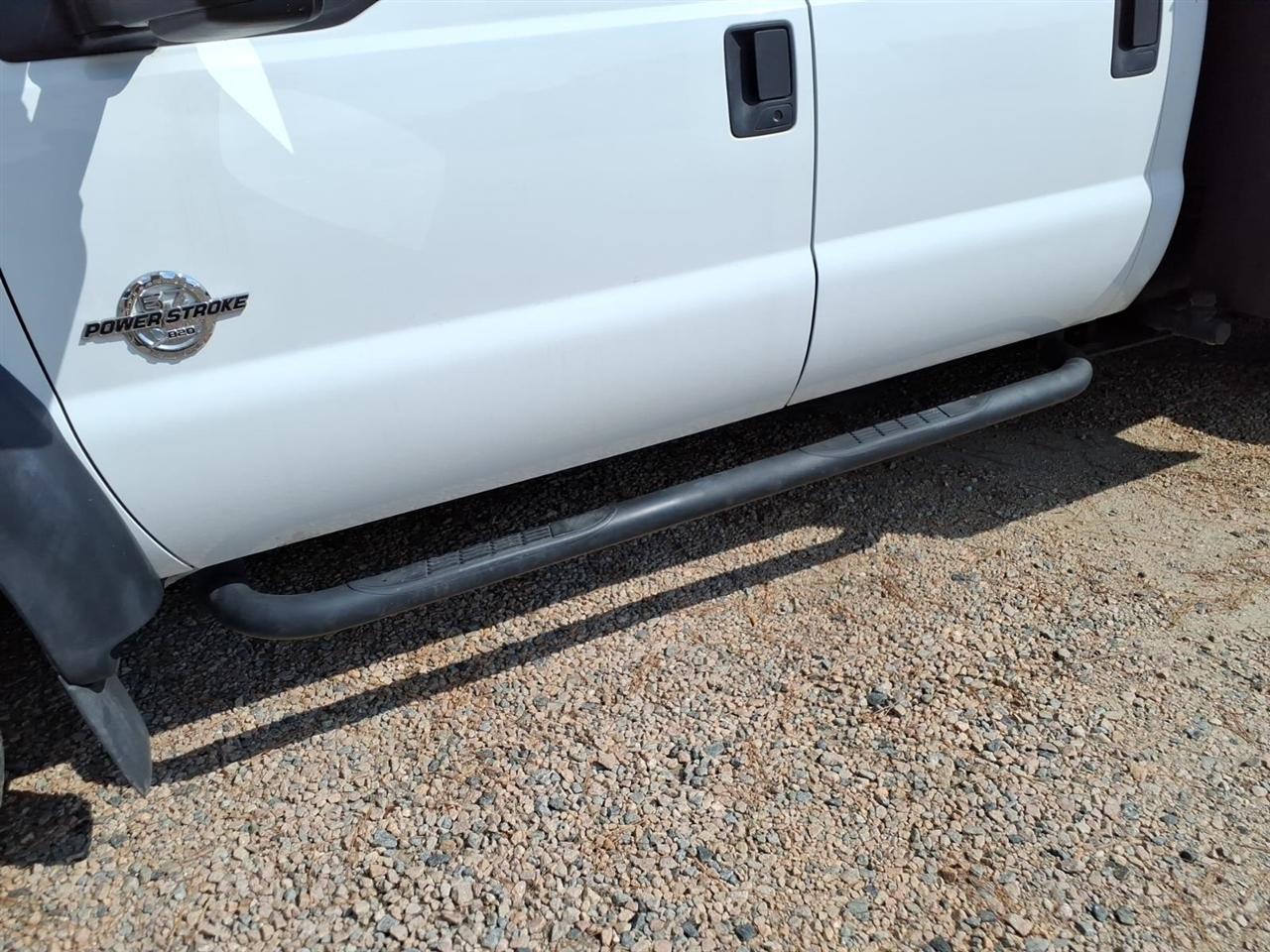 Ford Super Duty F-550 DRW 2WD Crew Cab 176" WB 60" CA Lariat 2015