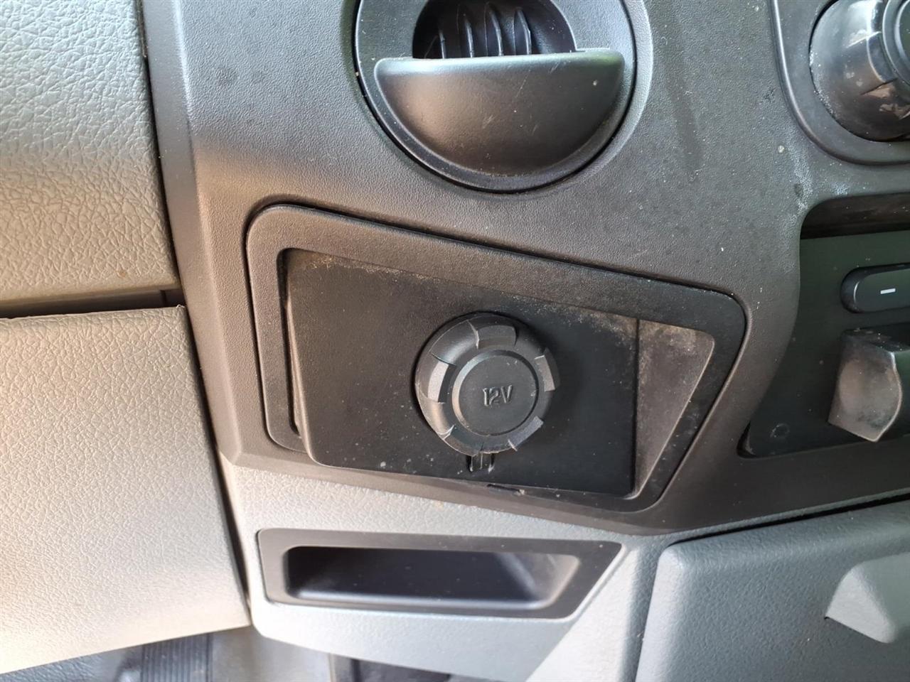 2015 Ford F-550 - Photo 24