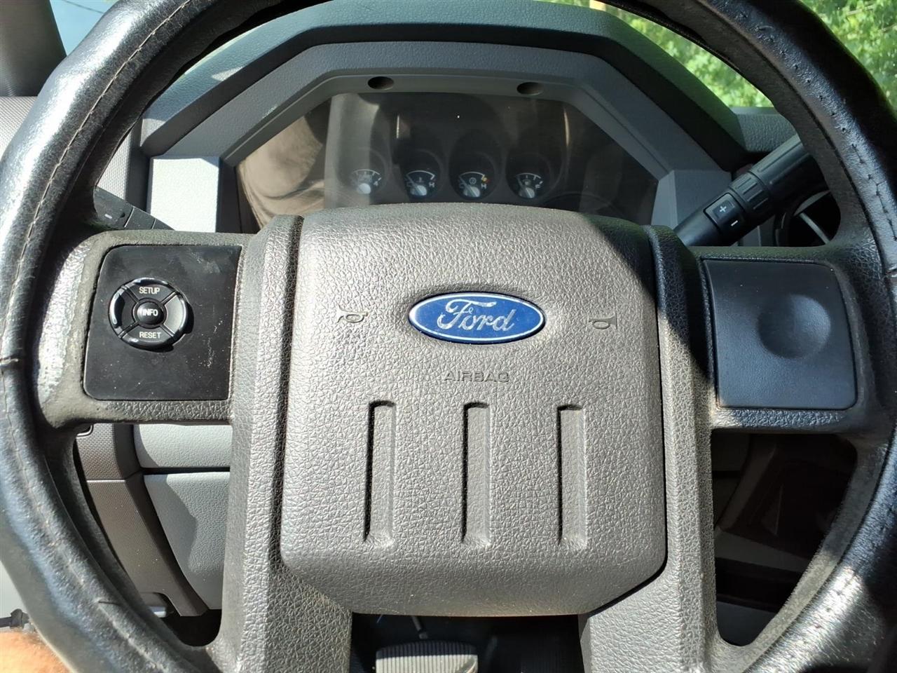 2015 Ford F-550 - Photo 27