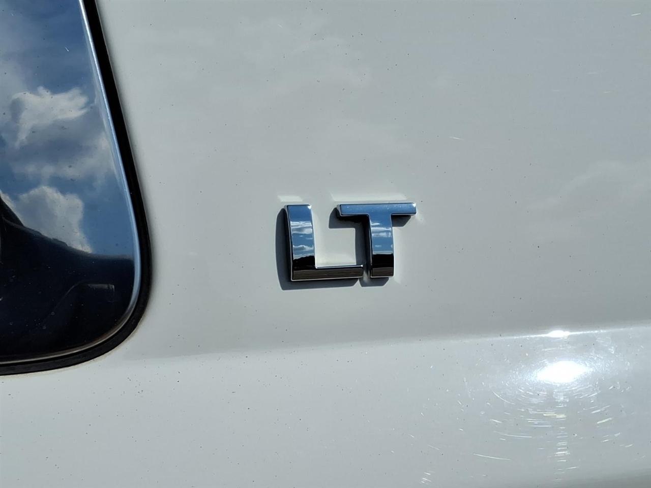 Chevrolet Suburban 4WD 4dr LT 2020