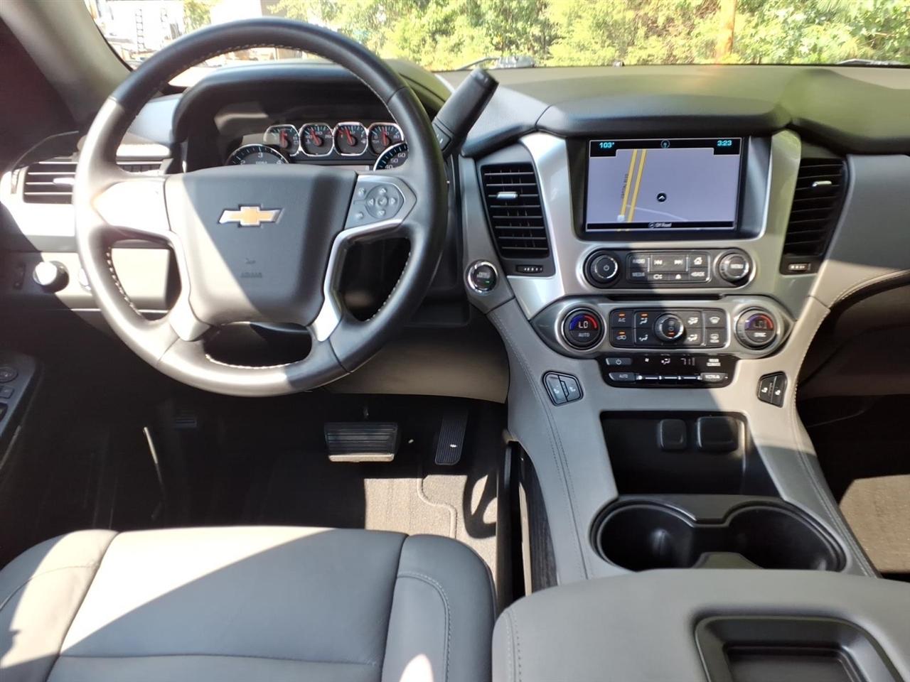 Chevrolet Suburban 4WD 4dr LT 2020