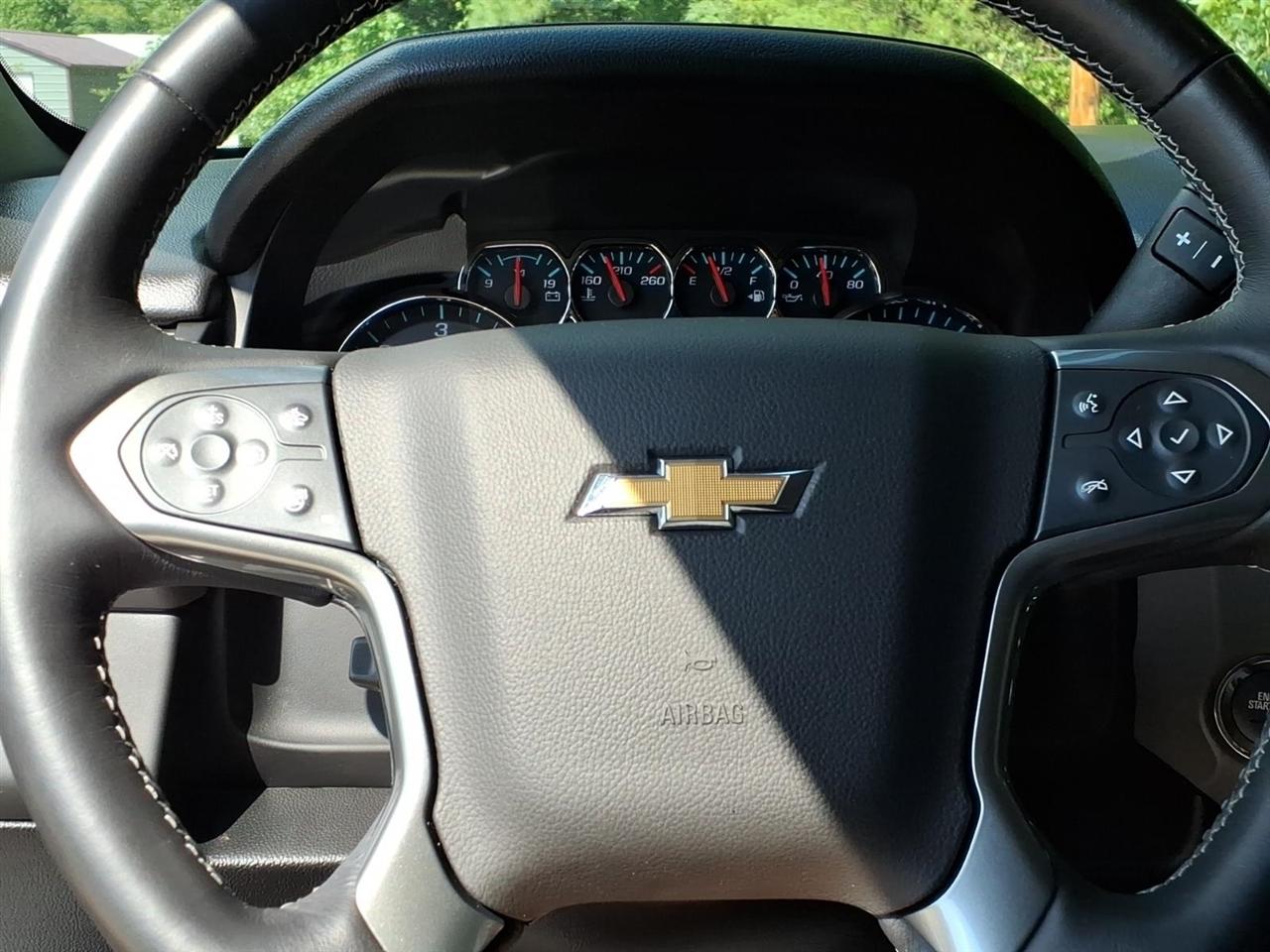 Chevrolet Suburban 4WD 4dr LT 2020
