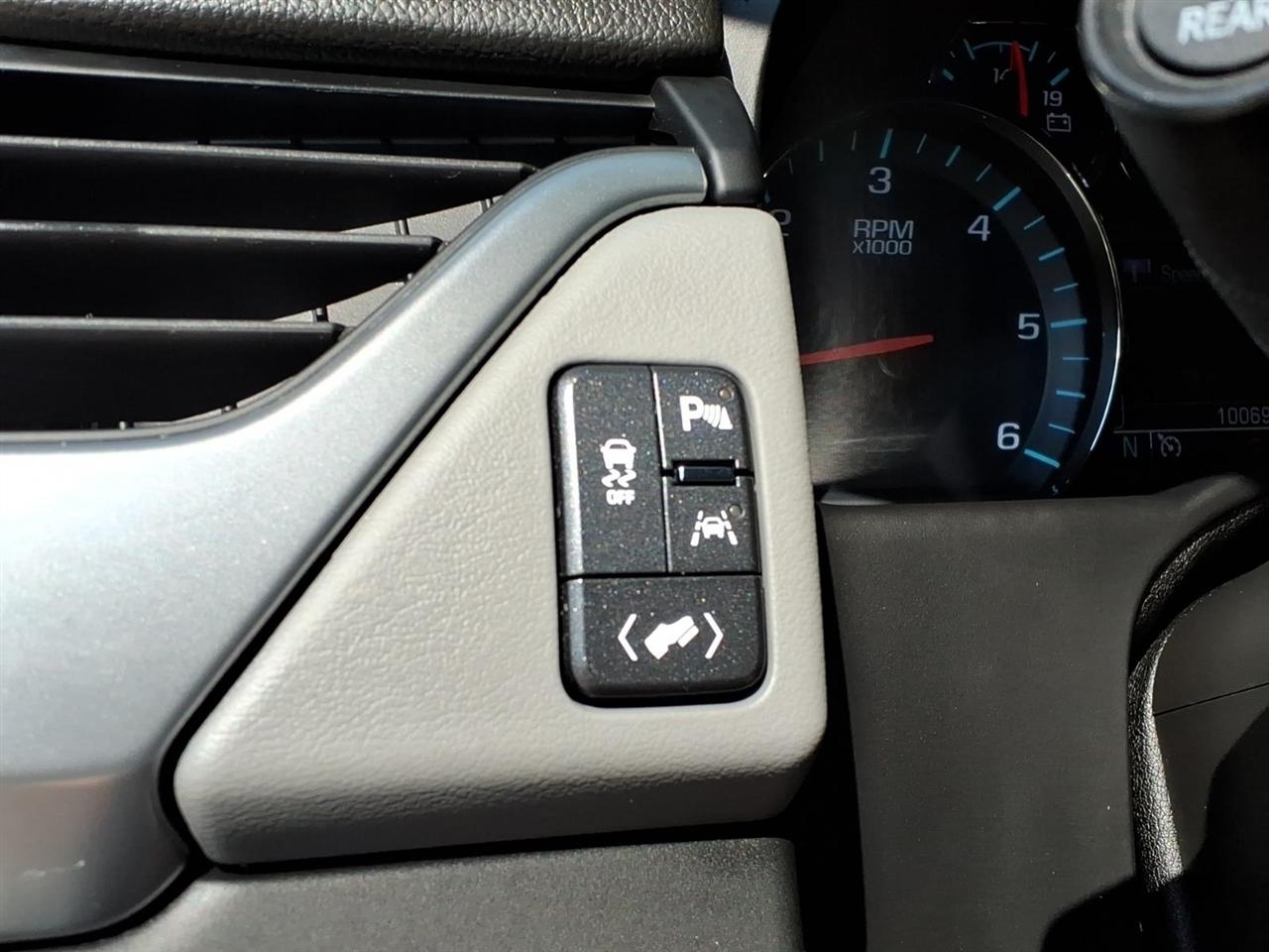 Chevrolet Suburban 4WD 4dr LT 2020