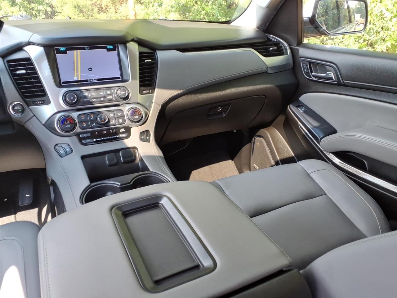 Chevrolet Suburban 4WD 4dr LT 2020