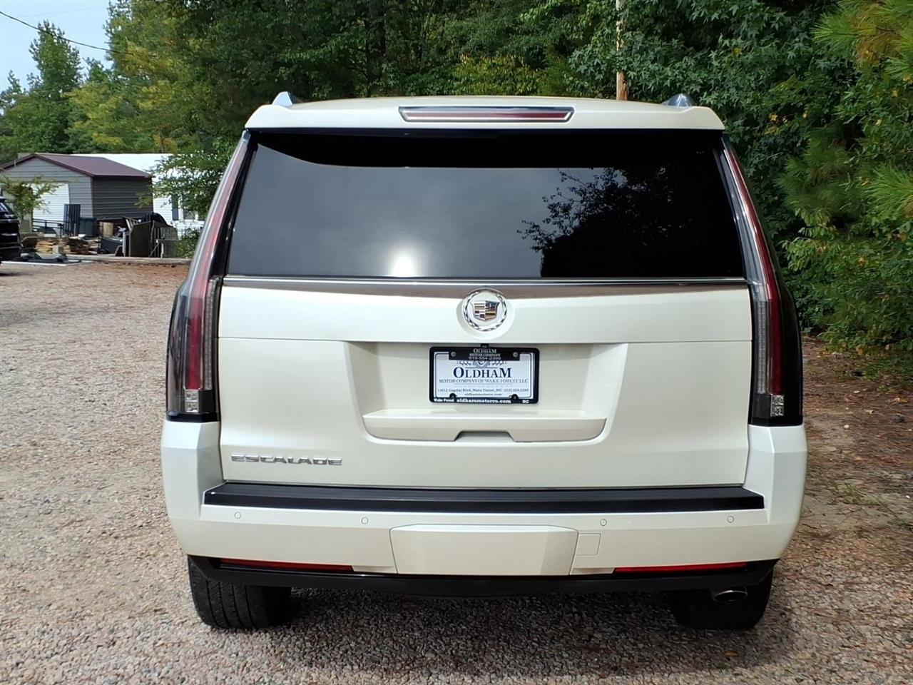Cadillac Escalade 4WD 4dr Premium 2015