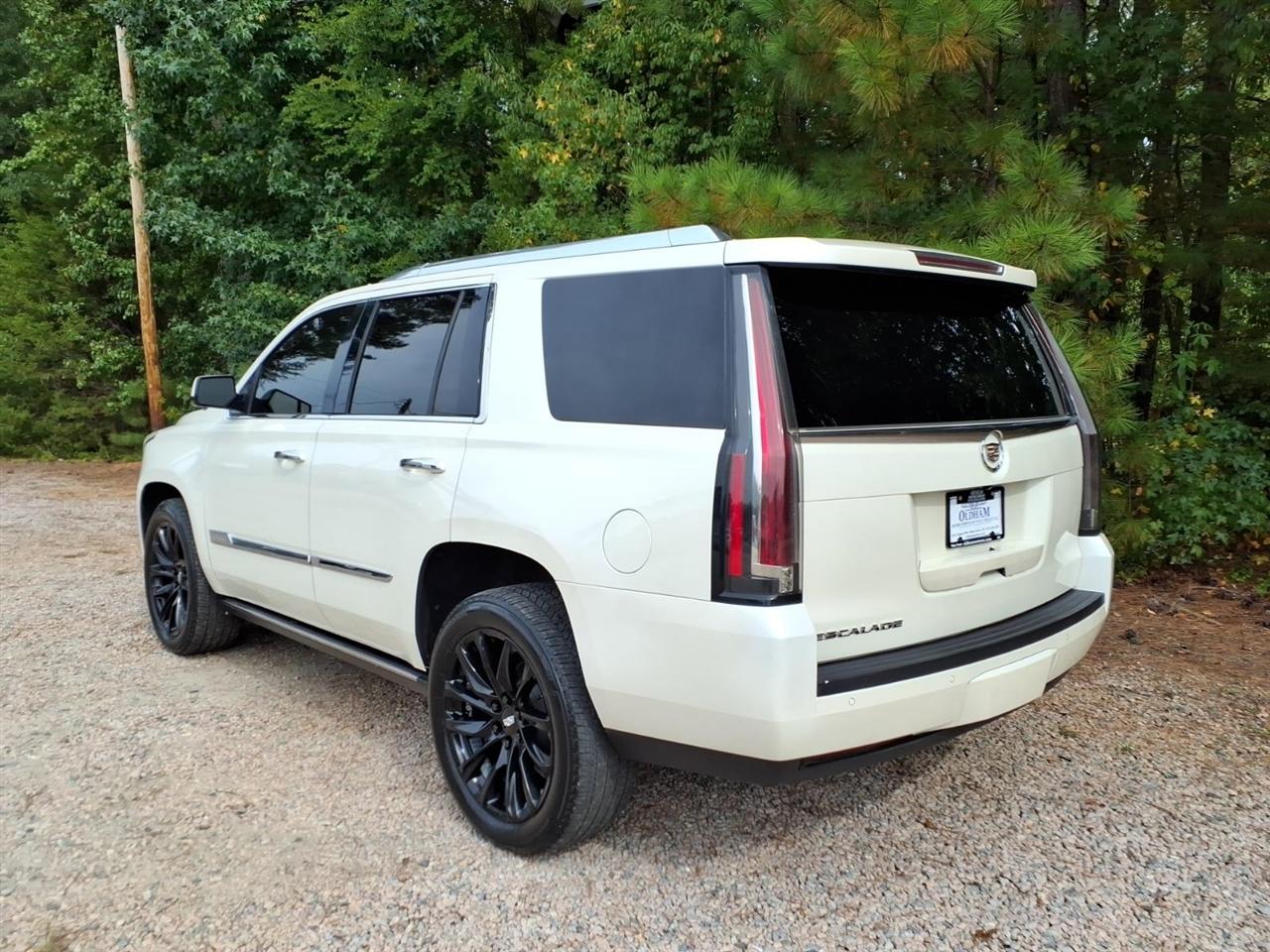 Cadillac Escalade 4WD 4dr Premium 2015