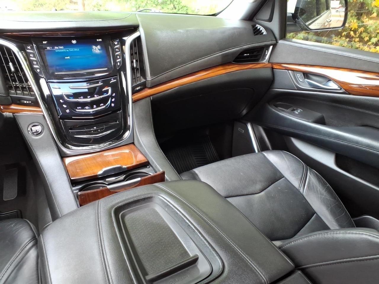 Cadillac Escalade 4WD 4dr Premium 2015