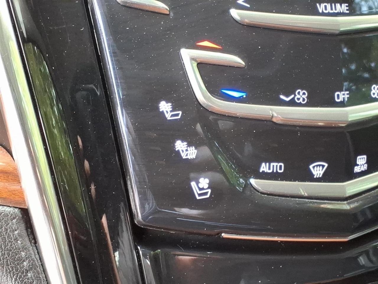 Cadillac Escalade 4WD 4dr Premium 2015