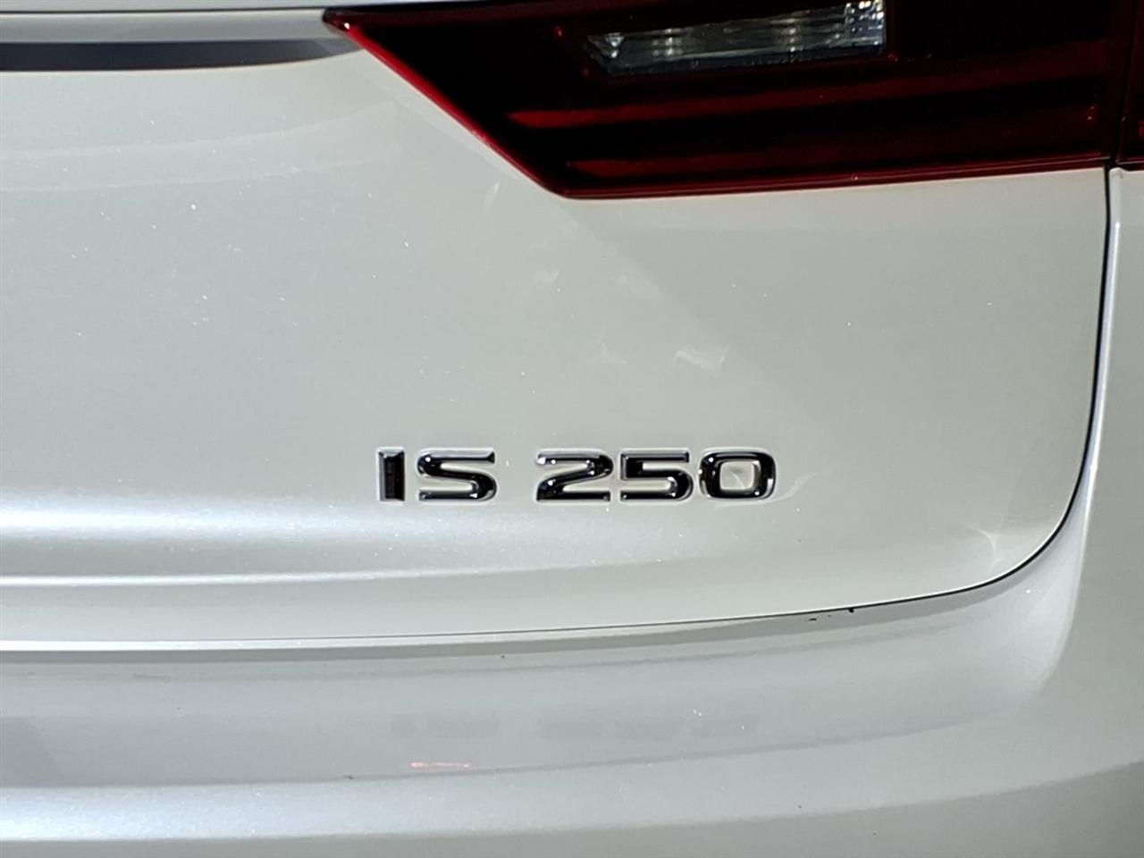 Lexus IS 250 4dr Sport Sdn RWD 2015