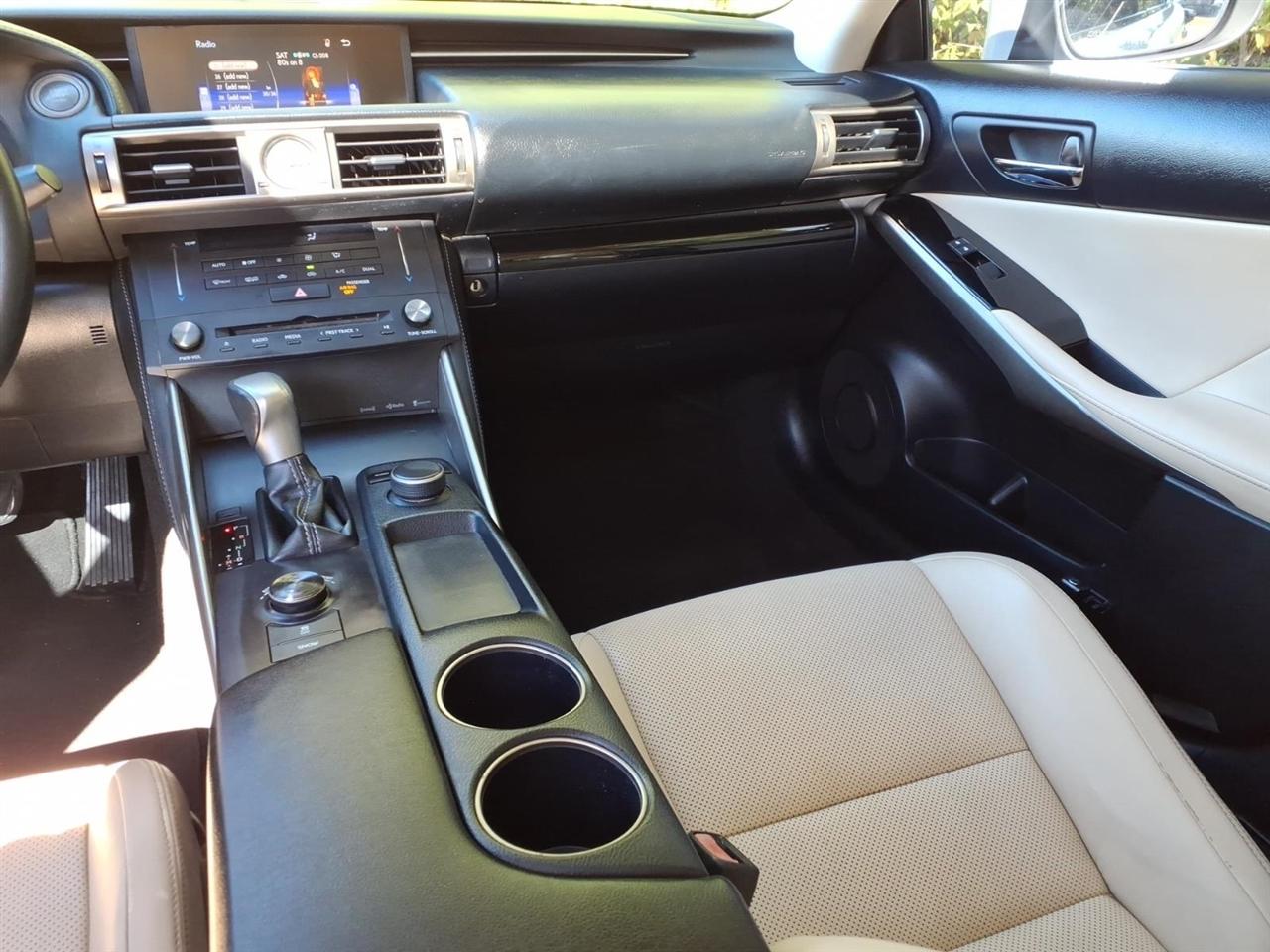 Lexus IS 250 4dr Sport Sdn RWD 2015