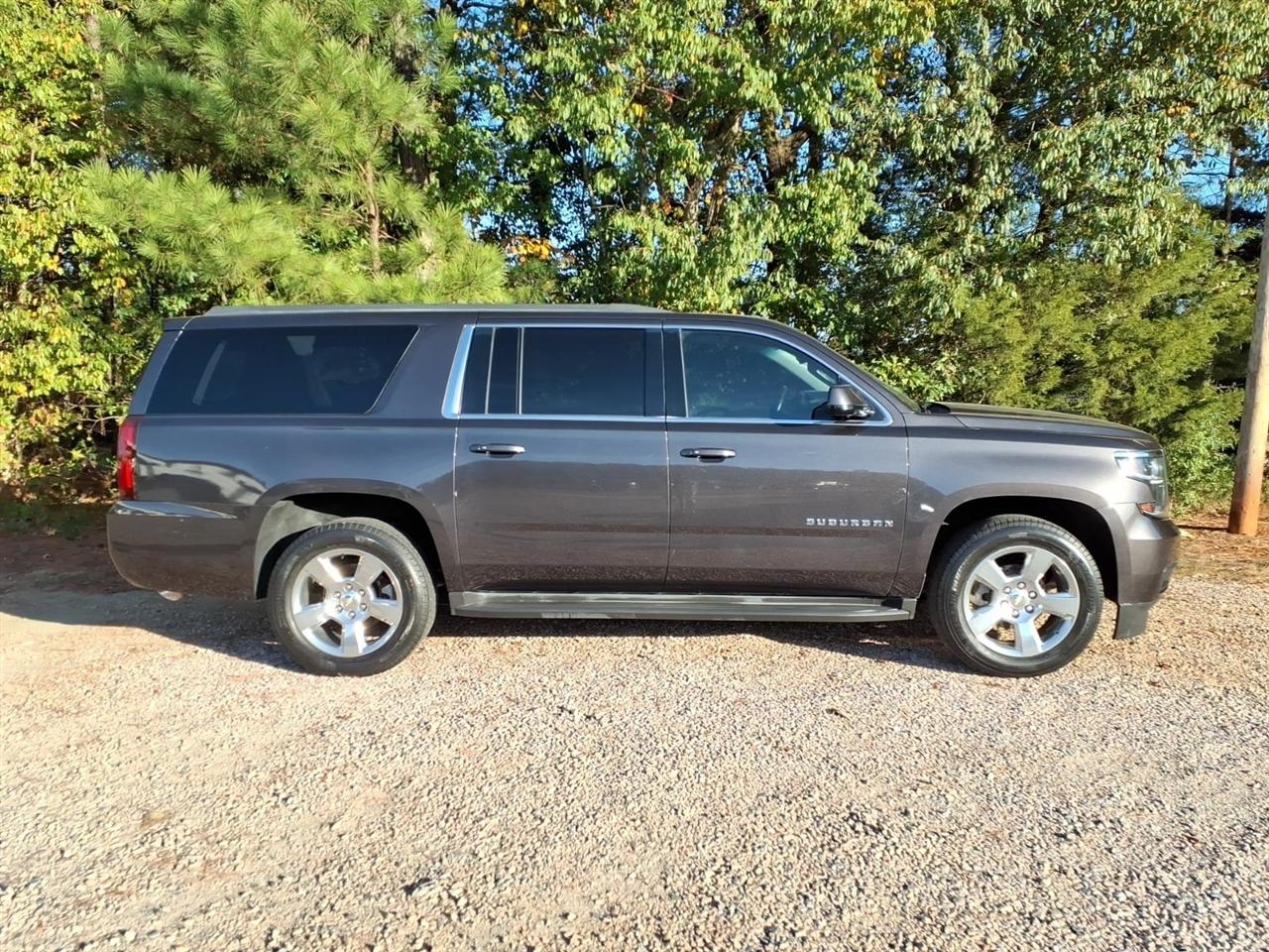 Chevrolet Suburban 2WD 4dr 1500 LT 2017