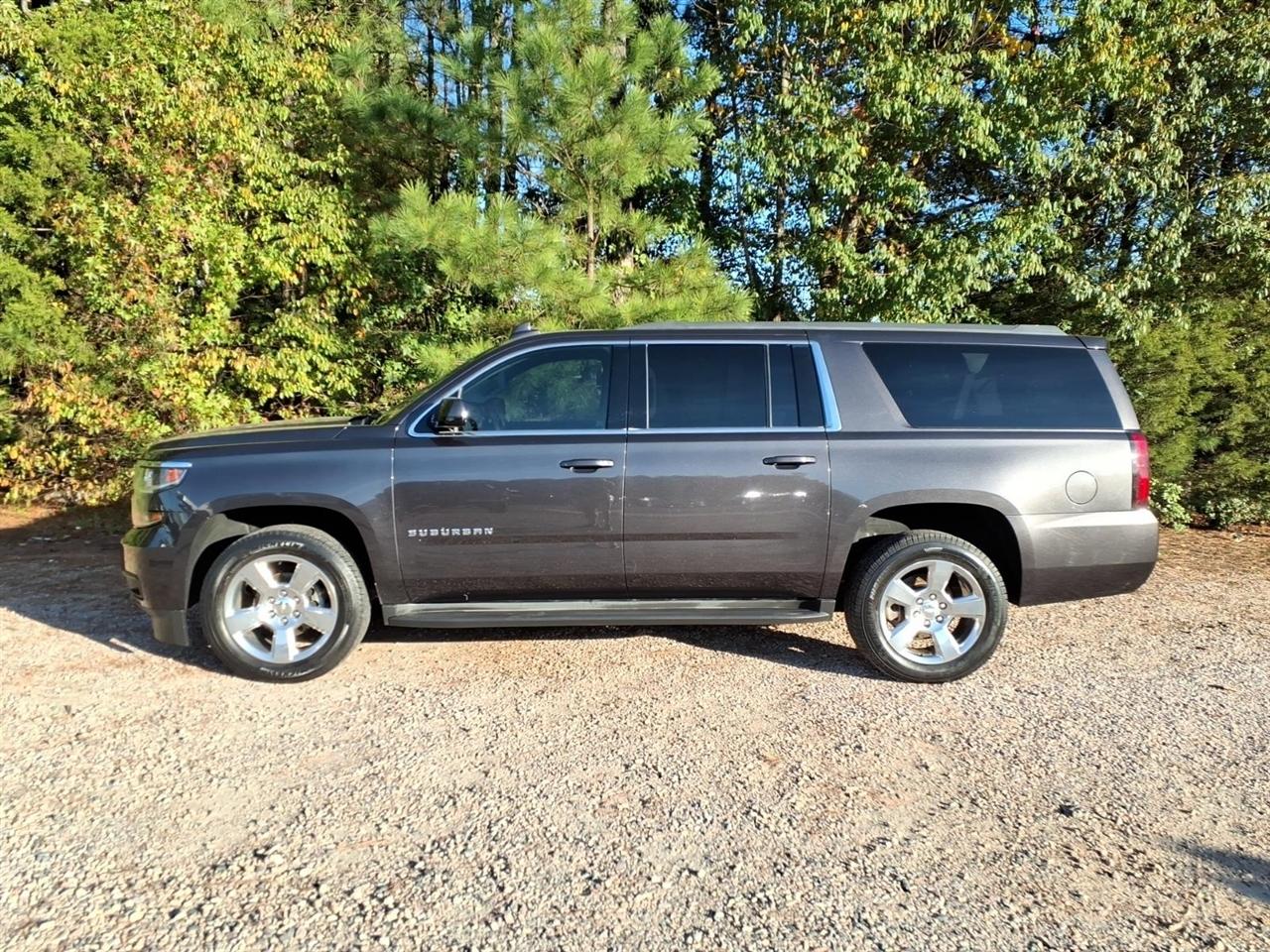 Chevrolet Suburban 2WD 4dr 1500 LT 2017
