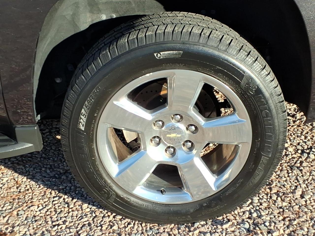 Chevrolet Suburban 2WD 4dr 1500 LT 2017