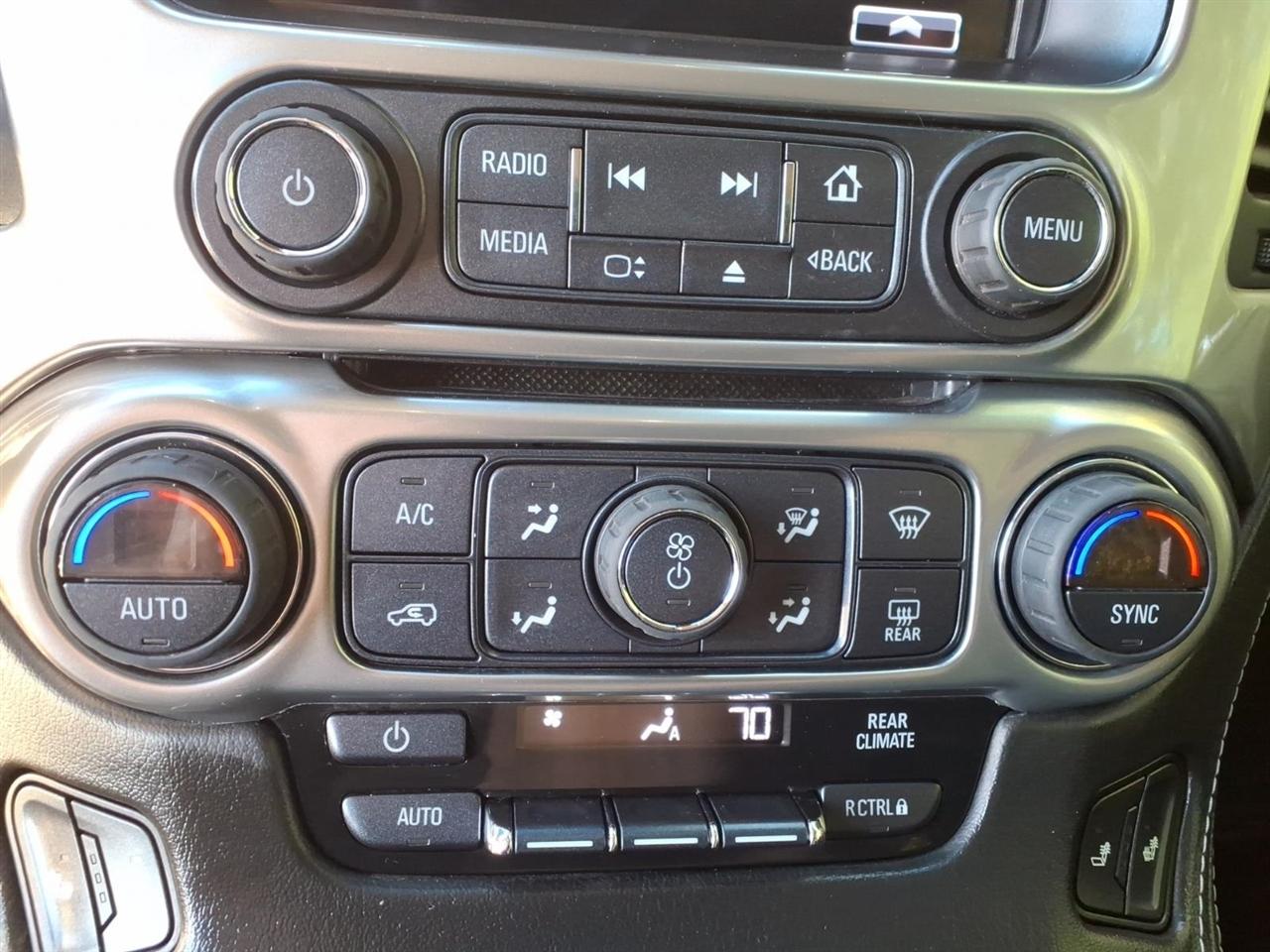 Chevrolet Suburban 2WD 4dr 1500 LT 2017