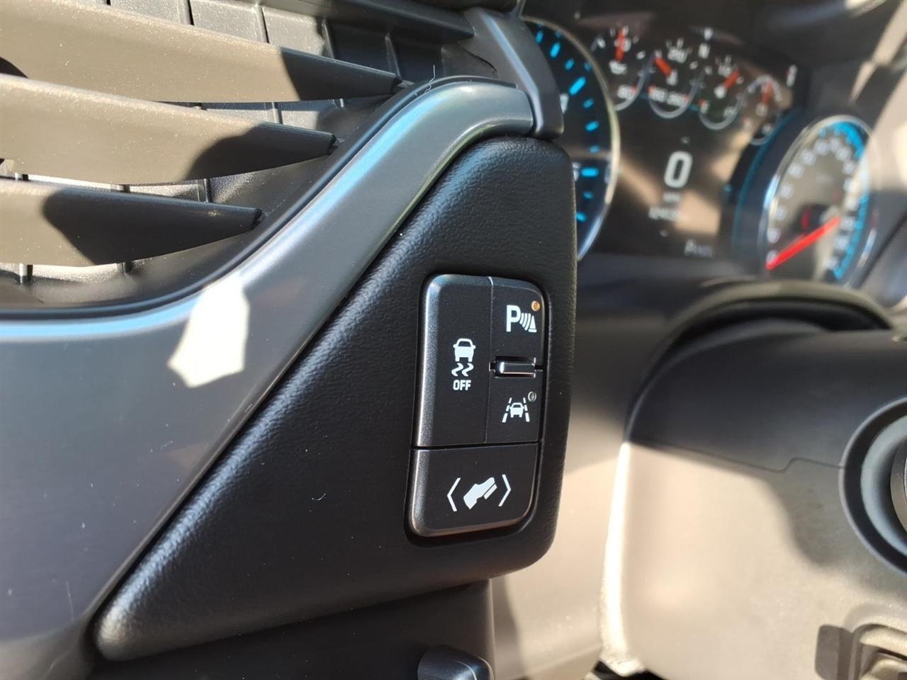 Chevrolet Suburban 2WD 4dr 1500 LT 2017