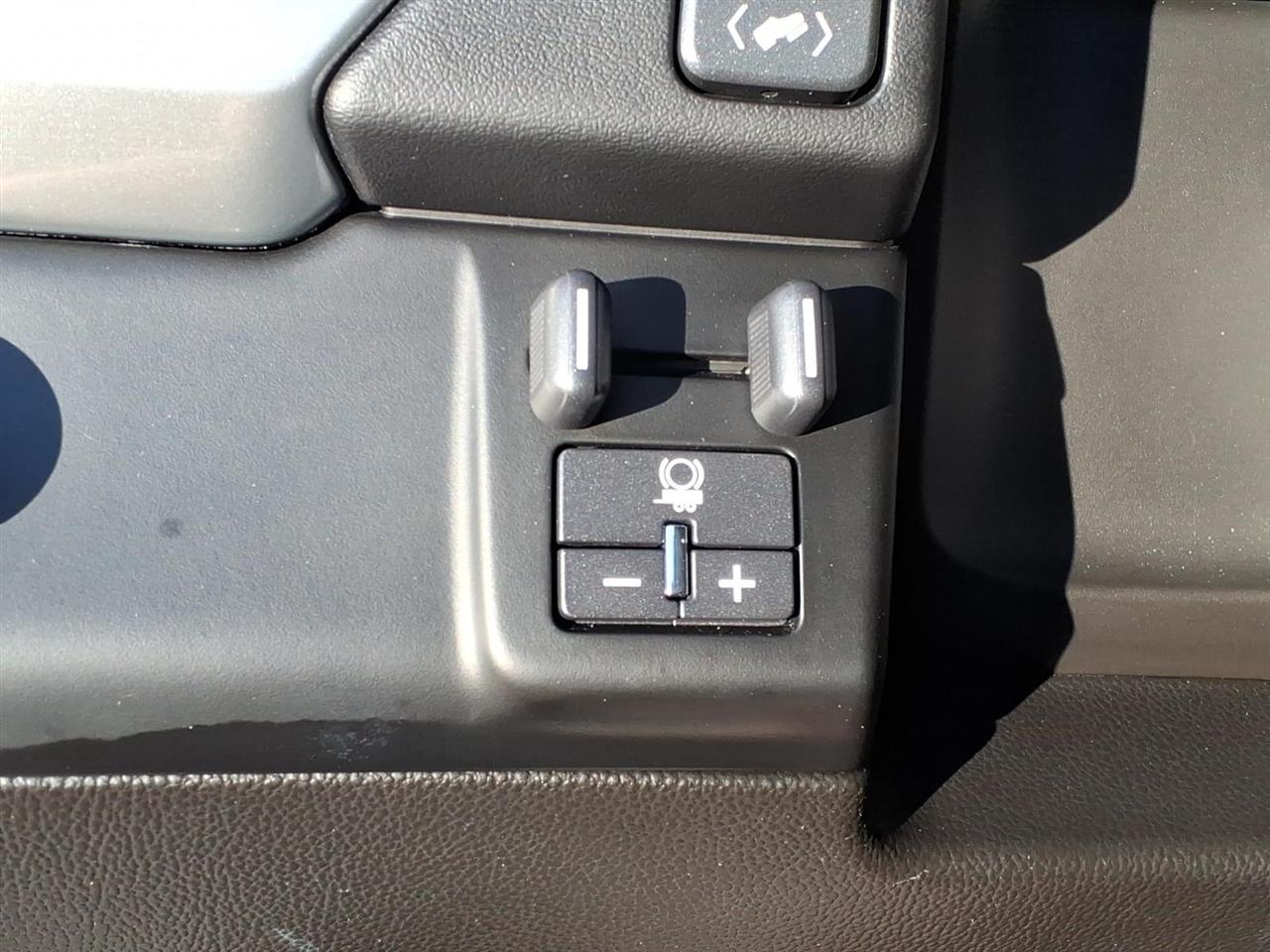 Chevrolet Suburban 2WD 4dr 1500 LT 2017