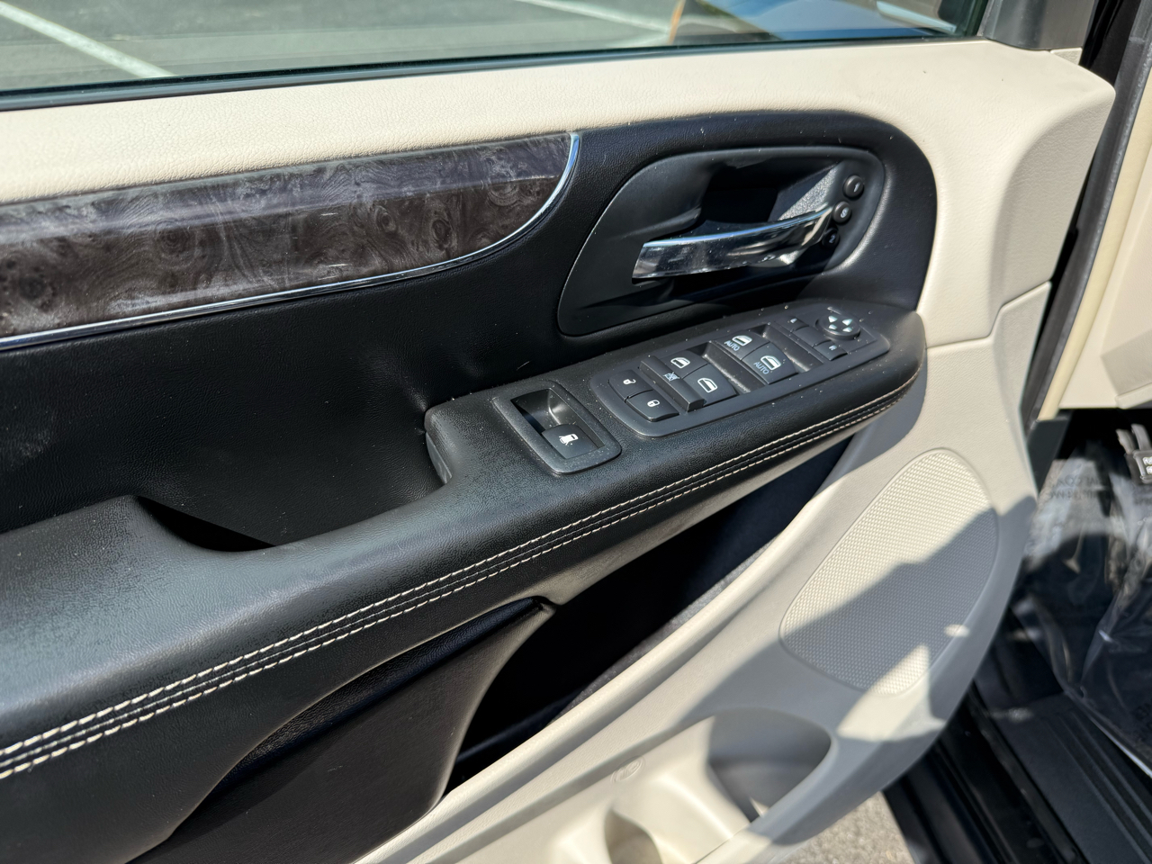 Chrysler Town & Country Limited 2012