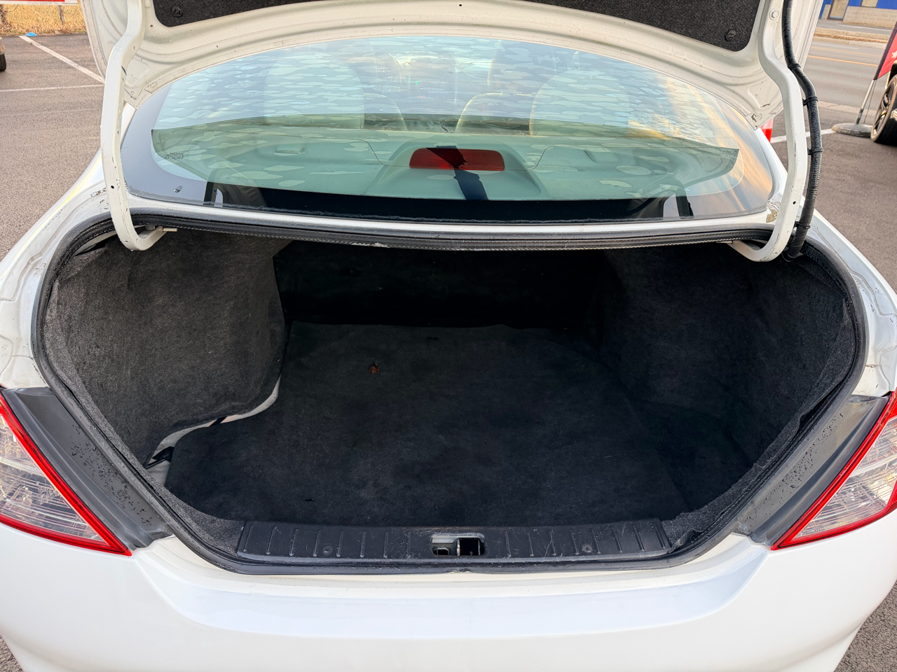 Nissan Versa 1.6 S Sedan 2012