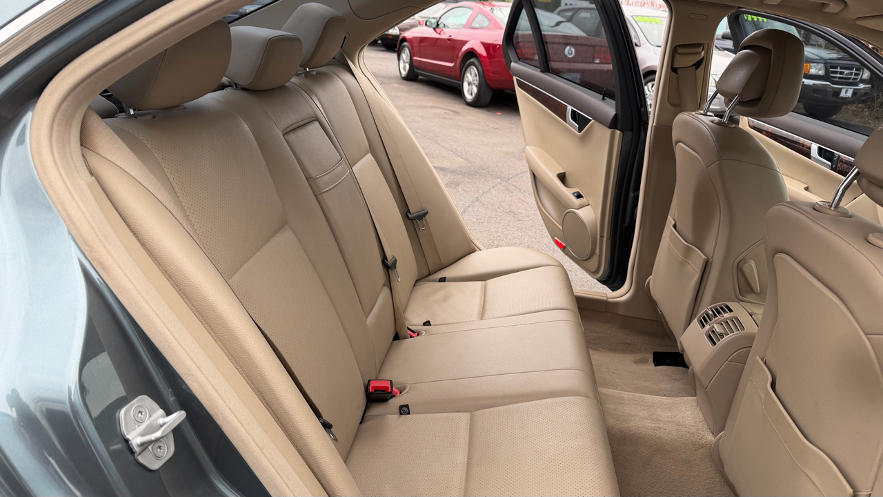 Mercedes-Benz C-Class C250 Luxury Sedan 2012