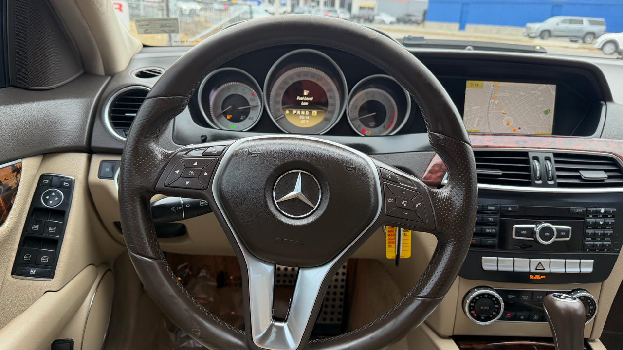 Mercedes-Benz C-Class C250 Luxury Sedan 2012