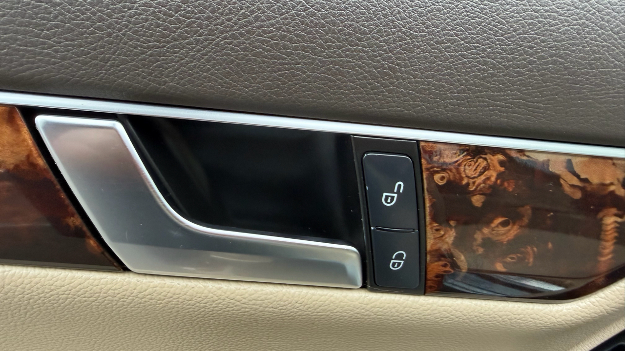 Mercedes-Benz C-Class C250 Luxury Sedan 2012