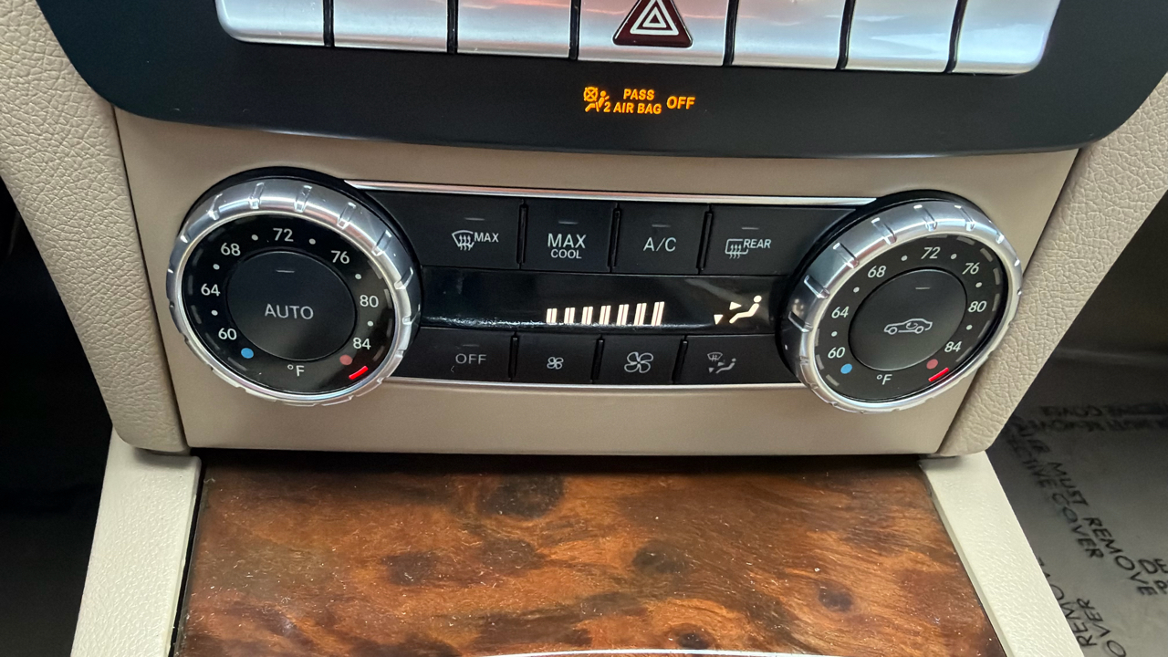 Mercedes-Benz C-Class C250 Luxury Sedan 2012