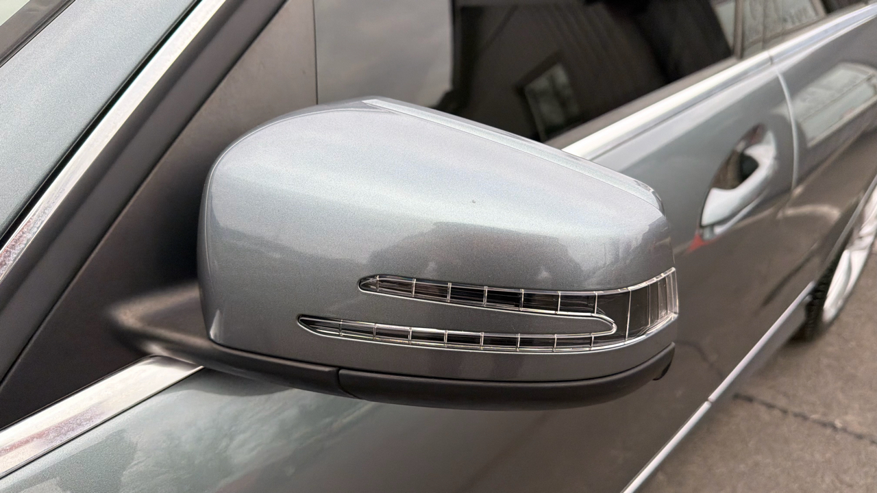 Mercedes-Benz C-Class C250 Luxury Sedan 2012