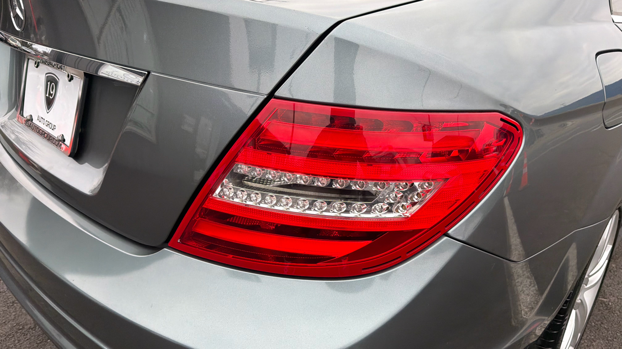 Mercedes-Benz C-Class C250 Luxury Sedan 2012