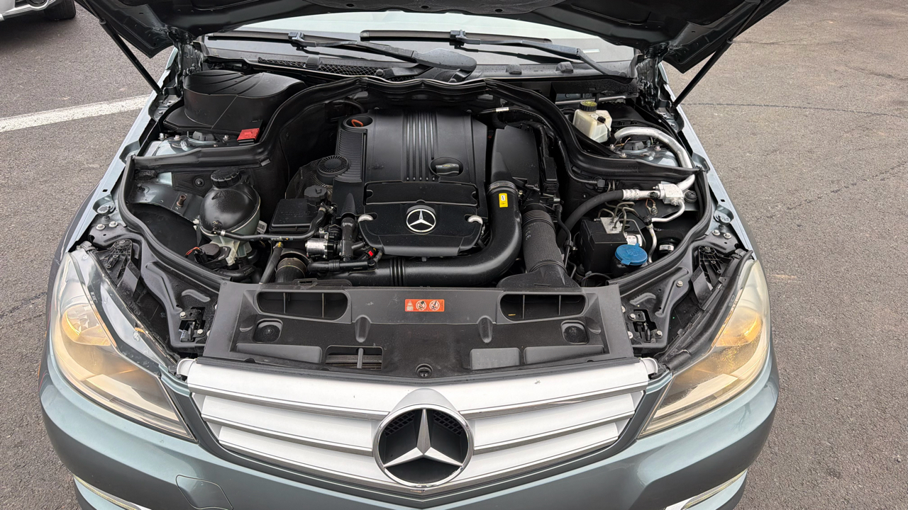 Mercedes-Benz C-Class C250 Luxury Sedan 2012