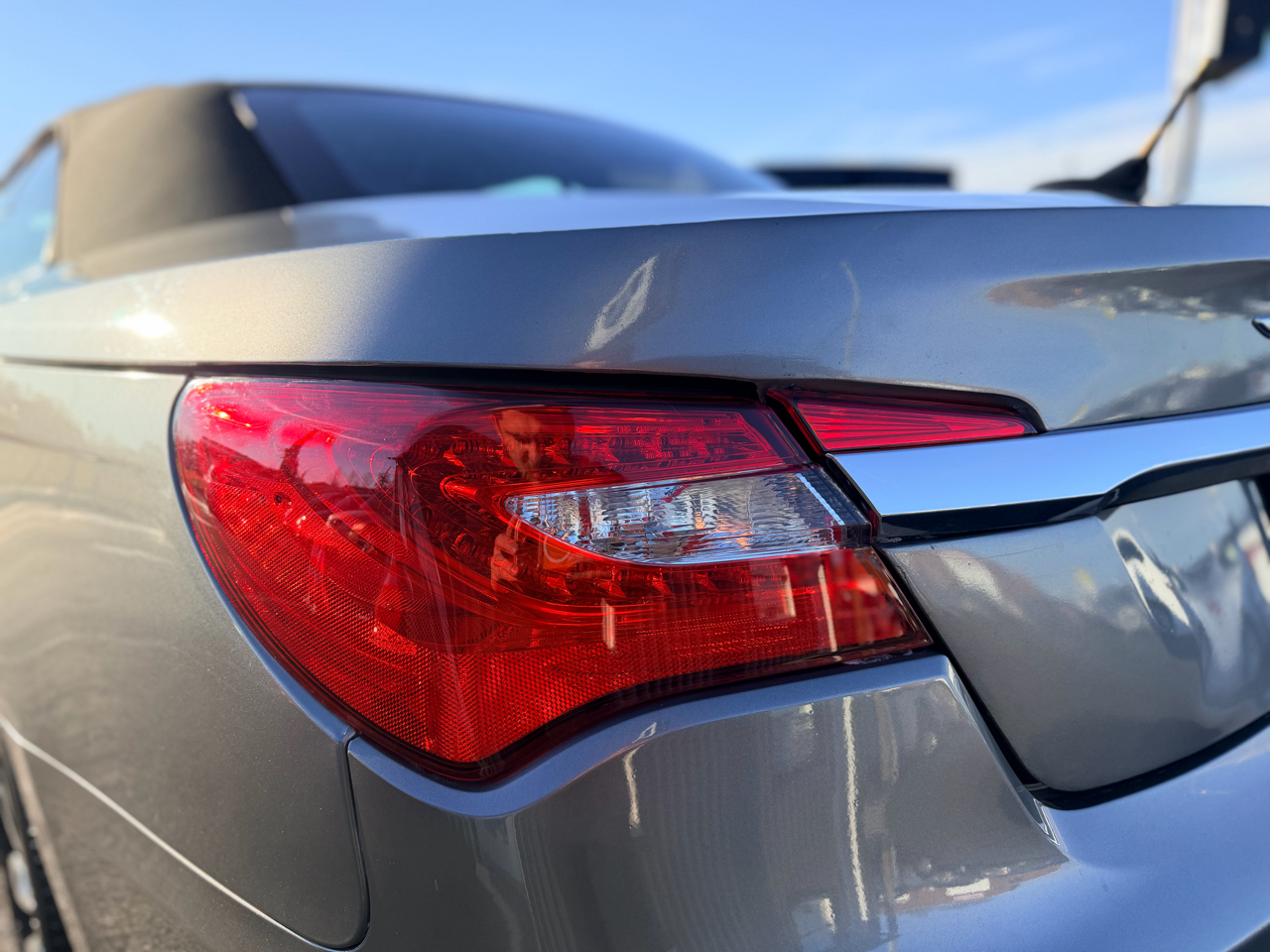 Chrysler 200 S Convertible 2011