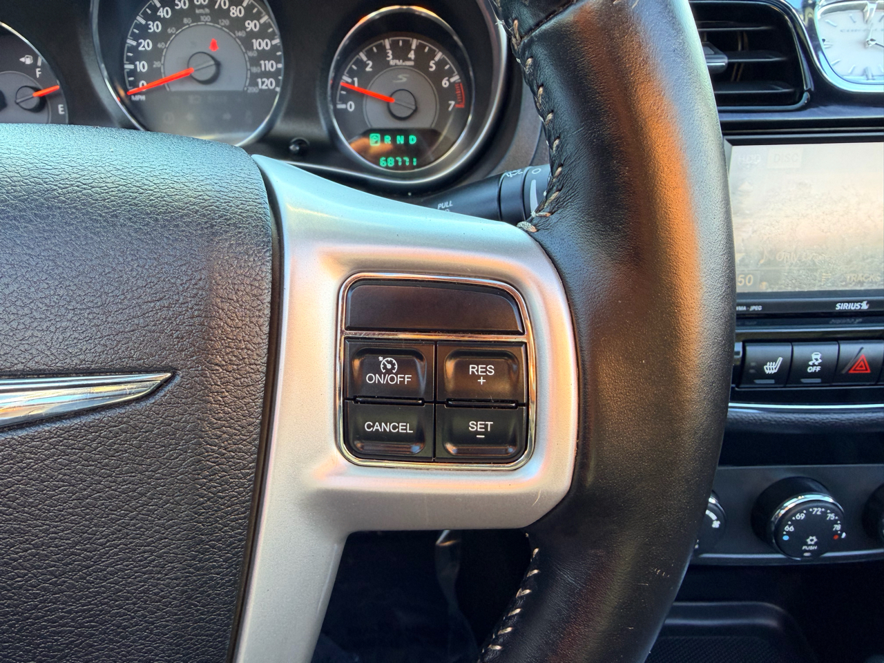 Chrysler 200 S Convertible 2011