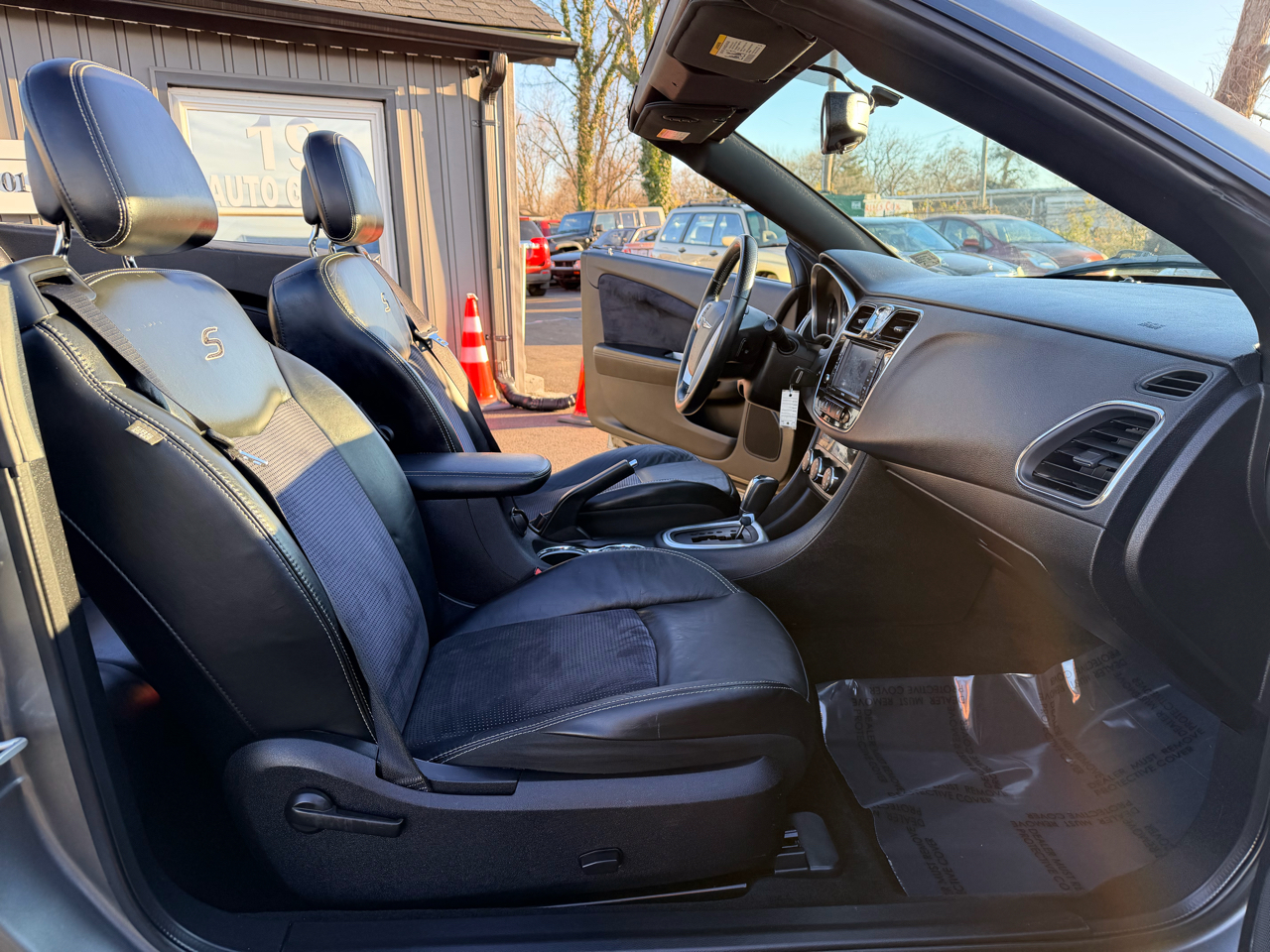 Chrysler 200 S Convertible 2011