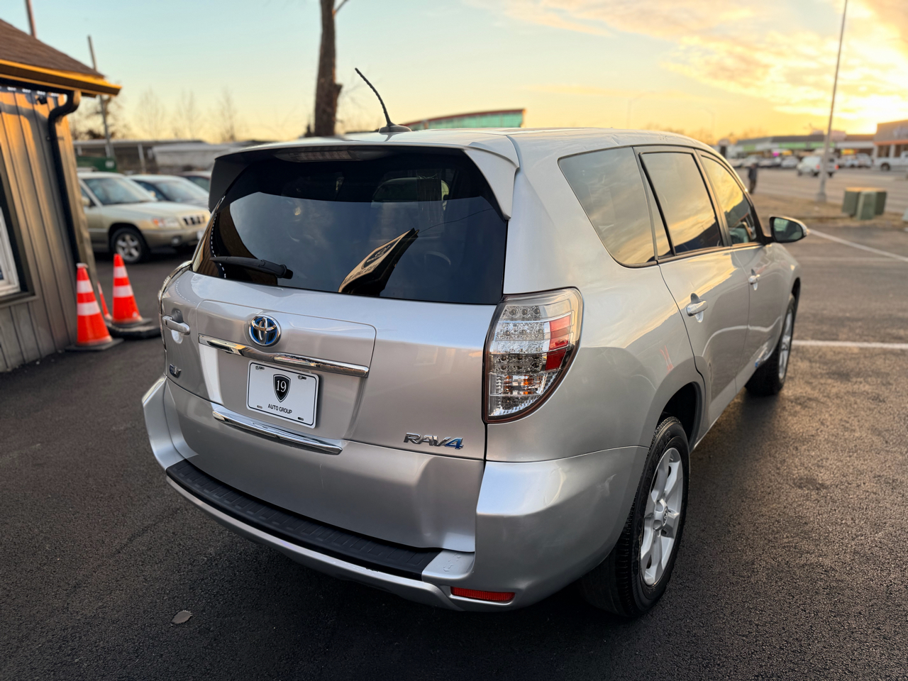 Toyota RAV4 EV Base 2012