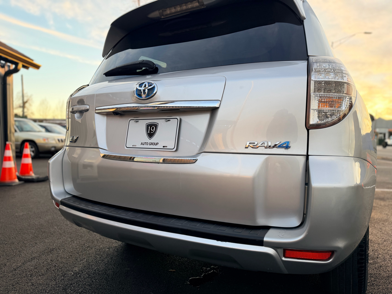 Toyota RAV4 EV Base 2012