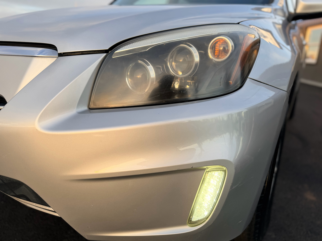 Toyota RAV4 EV Base 2012