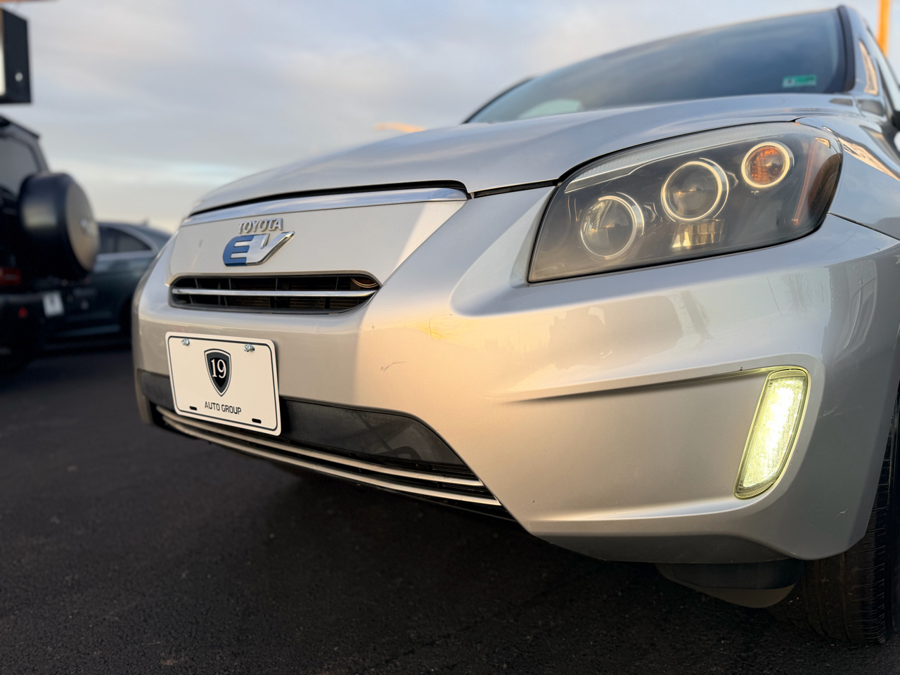 Toyota RAV4 EV Base 2012