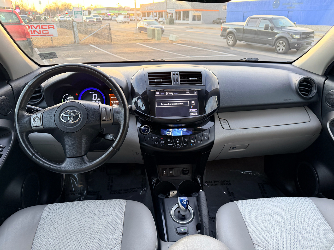 Toyota RAV4 EV Base 2012