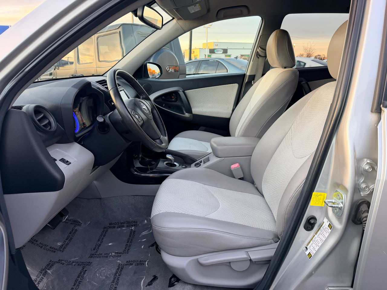 Toyota RAV4 EV Base 2012