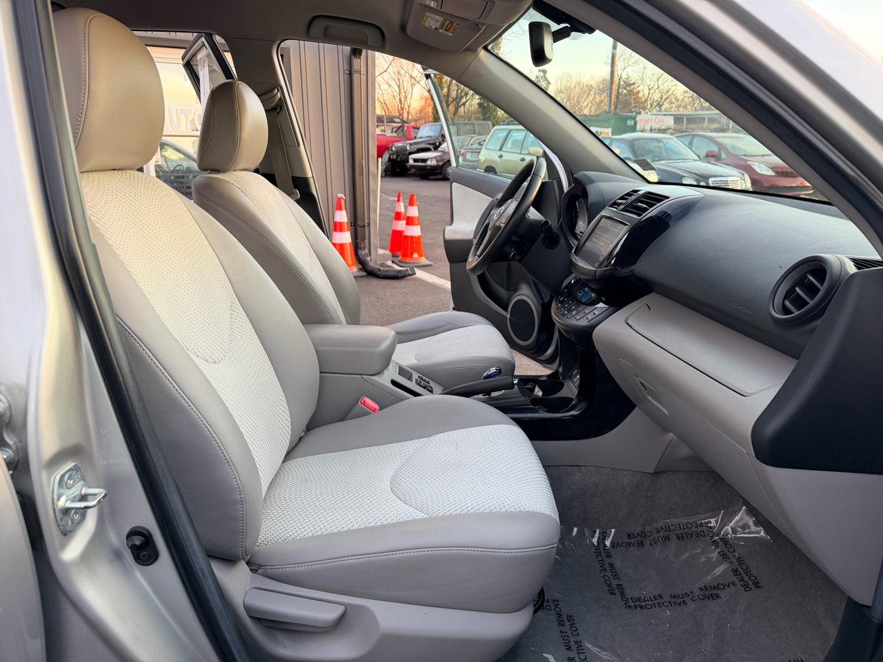 Toyota RAV4 EV Base 2012