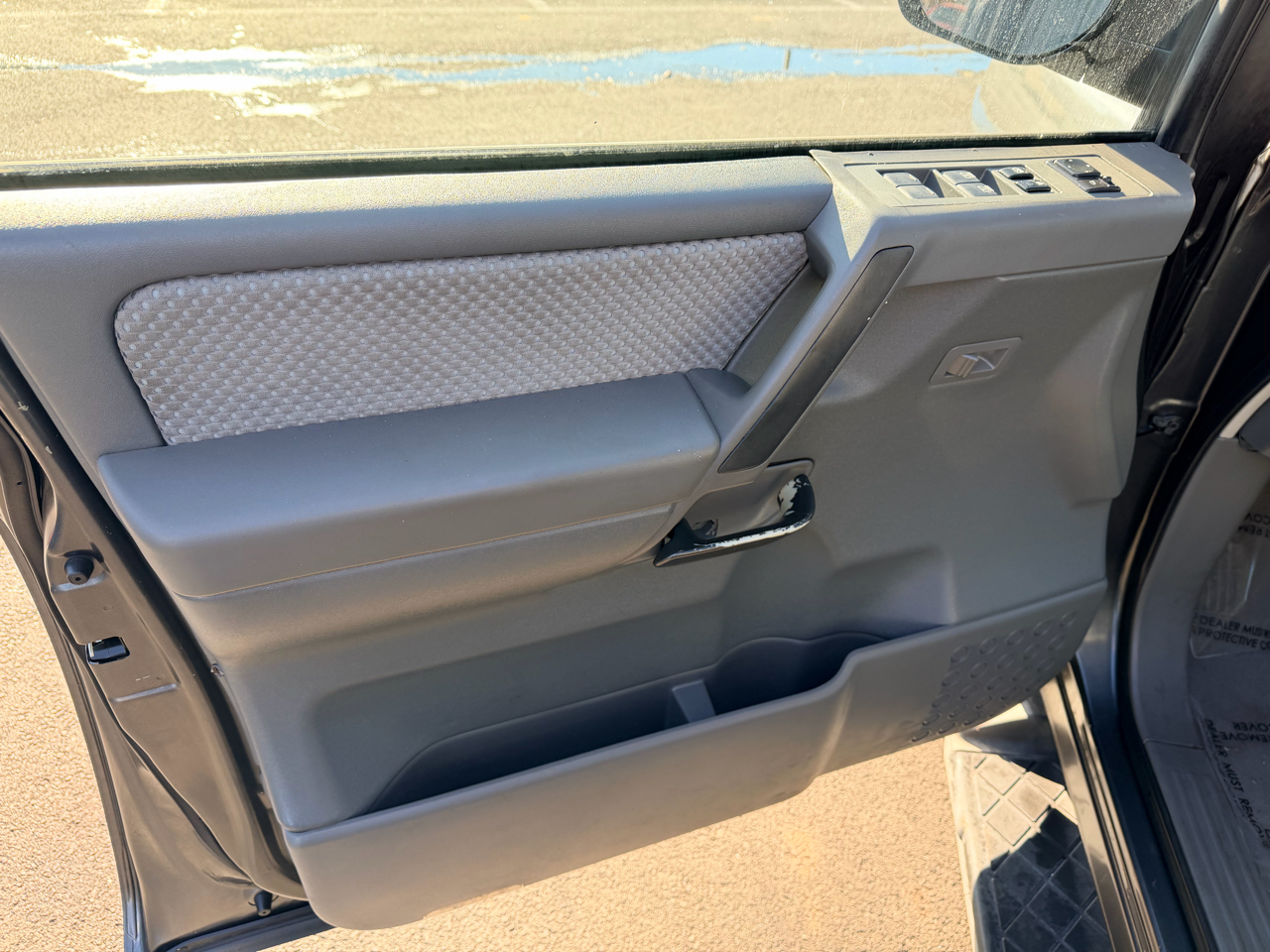 Nissan Armada LE 4WD 2007