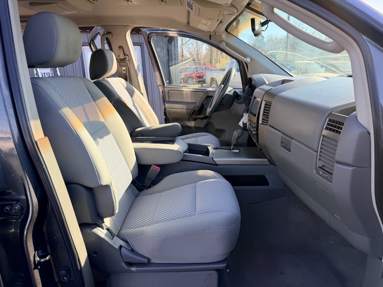 Nissan Armada LE 4WD 2007