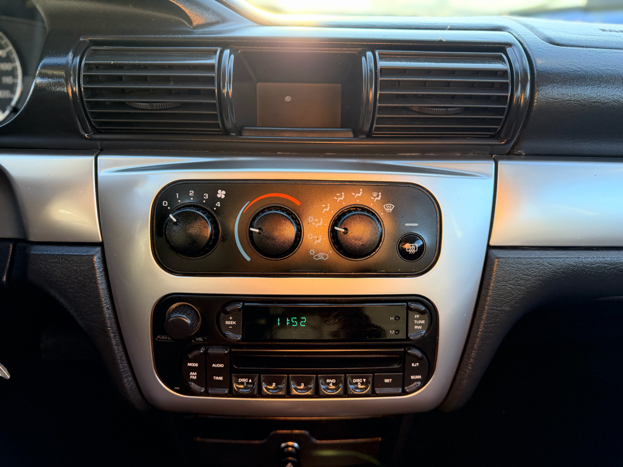 Chrysler Sebring Touring Sedan 2006