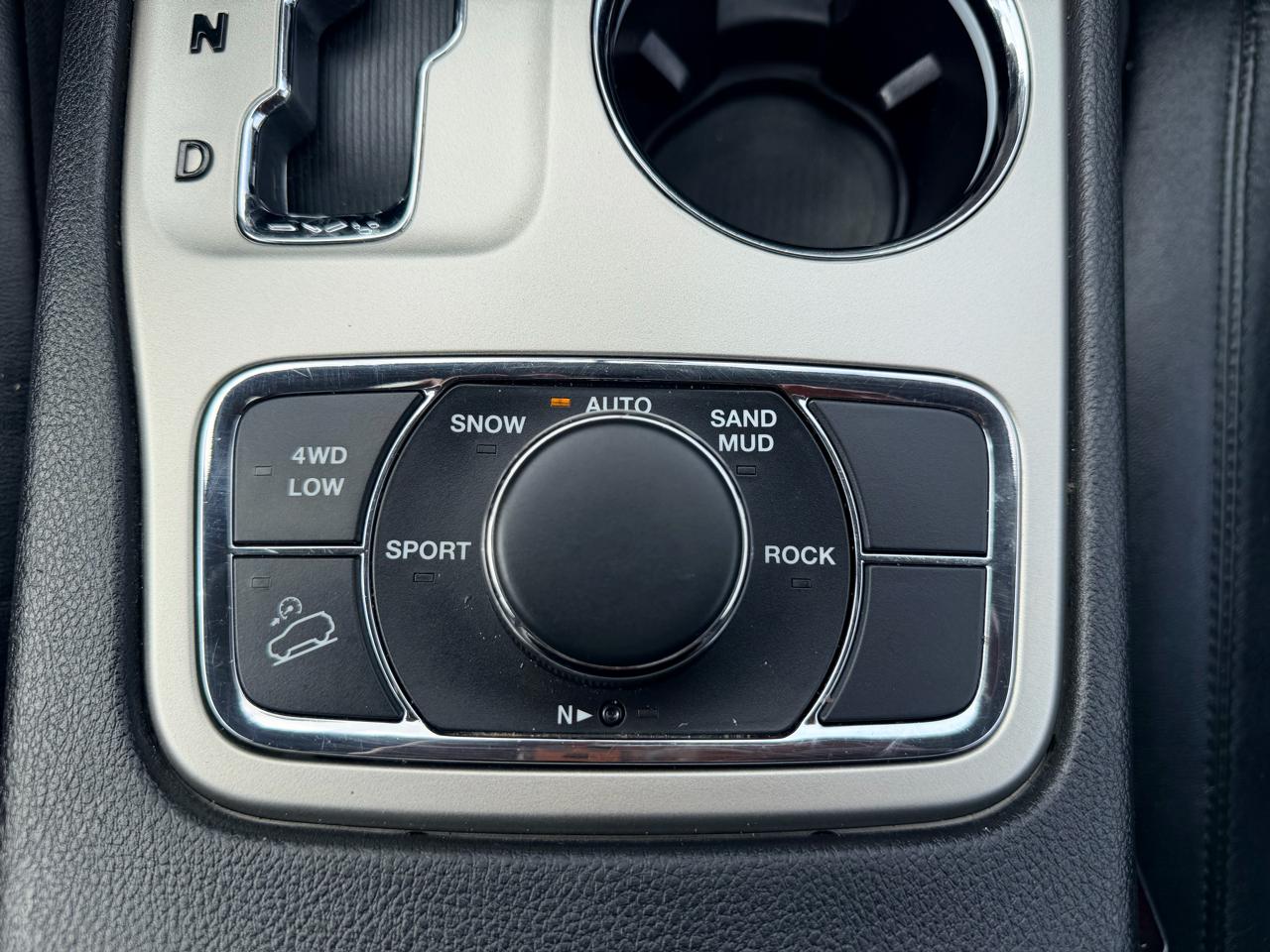 Jeep Grand Cherokee Laredo 4WD 2012