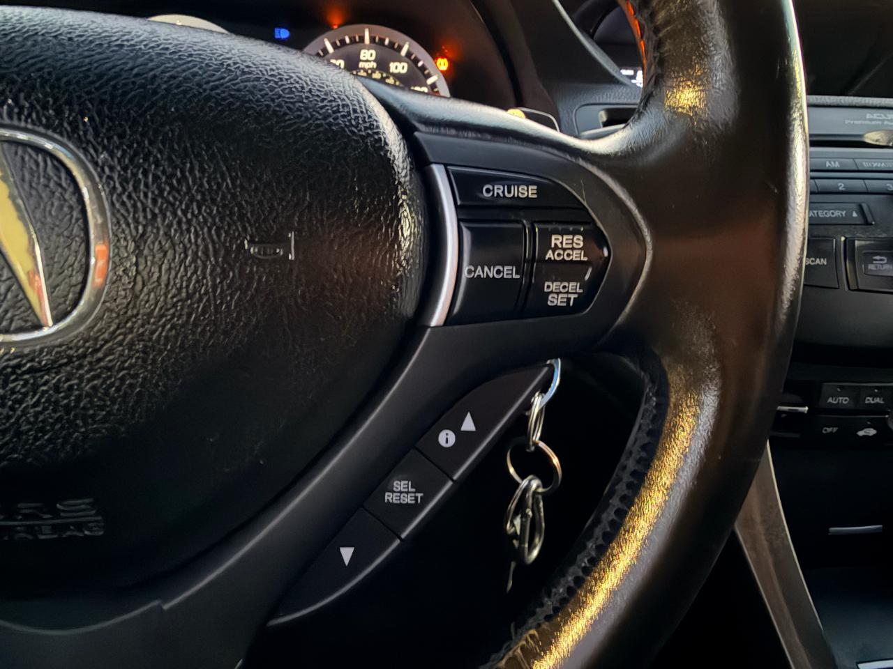 Acura TSX 5-Speed AT with Tech Package 2009