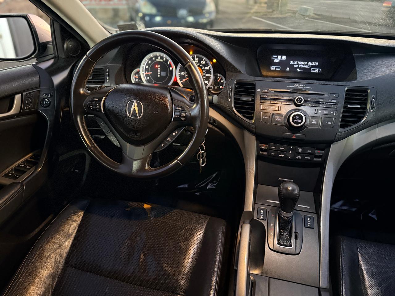 Acura TSX 5-Speed AT with Tech Package 2009