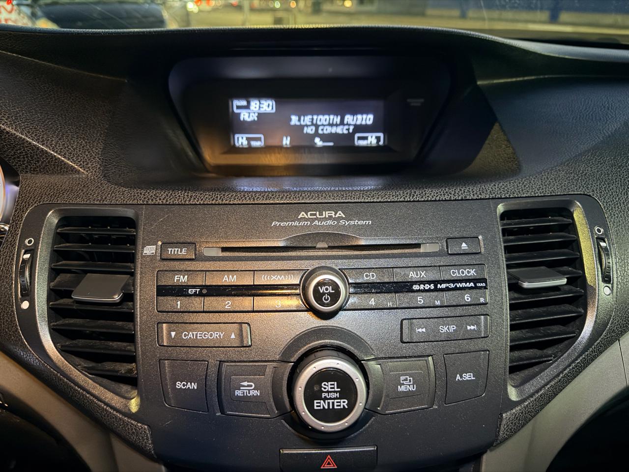 Acura TSX 5-Speed AT with Tech Package 2009